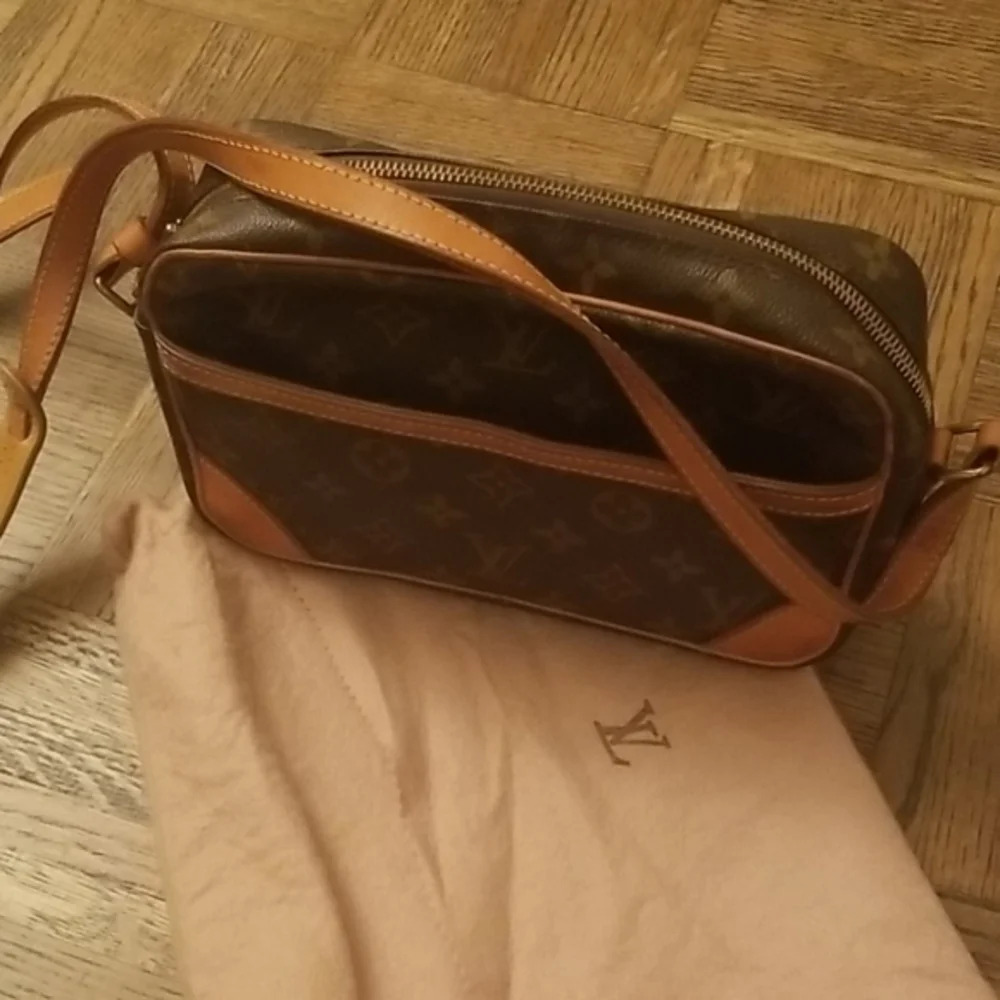 Louis Vuitton Monogram Trocadero Crossbody Bag - Picture 13 of 16